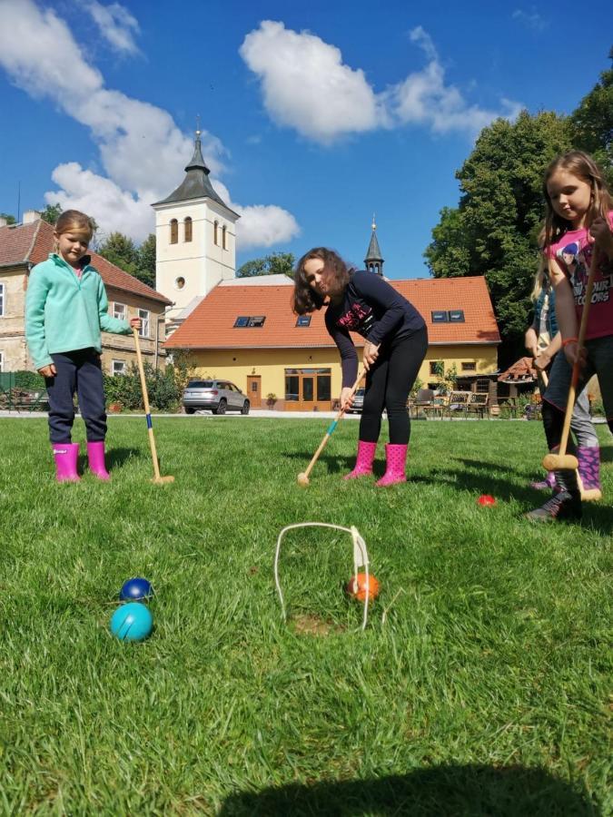Apartmany Statek Bezdedice Hostomice Bagian luar foto